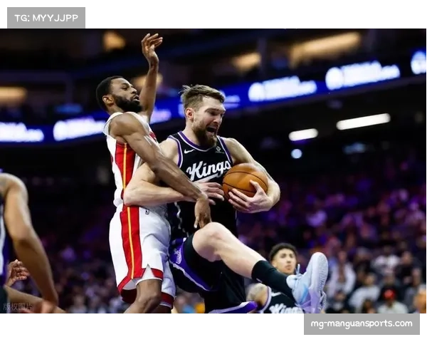 约维奇丰泰基奥缺阵热火面临挑战 球队锋线轮换遭遇严重考验